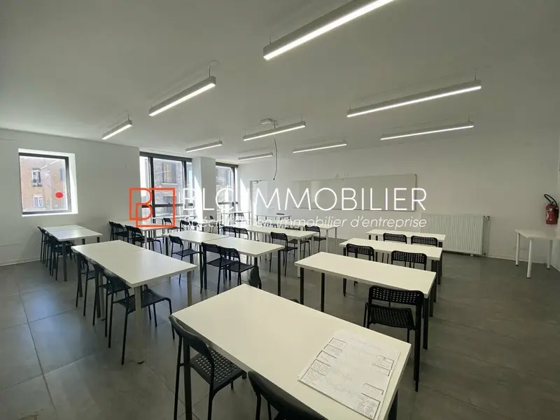BUREAUX LUMINEUX A LOUER 322 m² LA JOLIETTE 13002