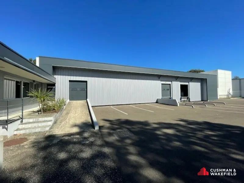 GRADIGNAN LA POTERIE - BATIMENT INDEPENDANT A VENDRE