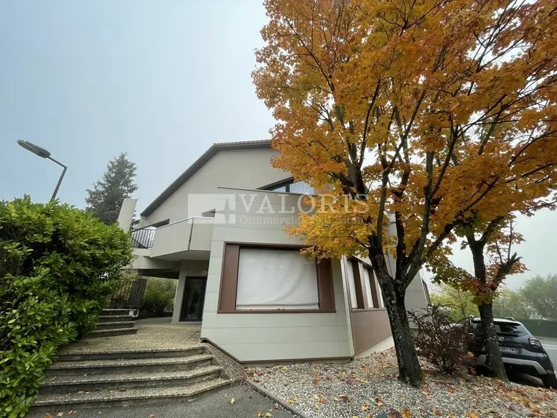 A vendre Bureaux 200.88m² Dardilly