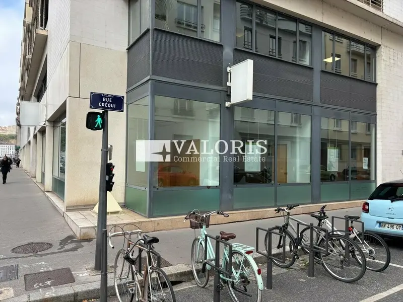 A louer Local commercial  188.61m² Lyon 06