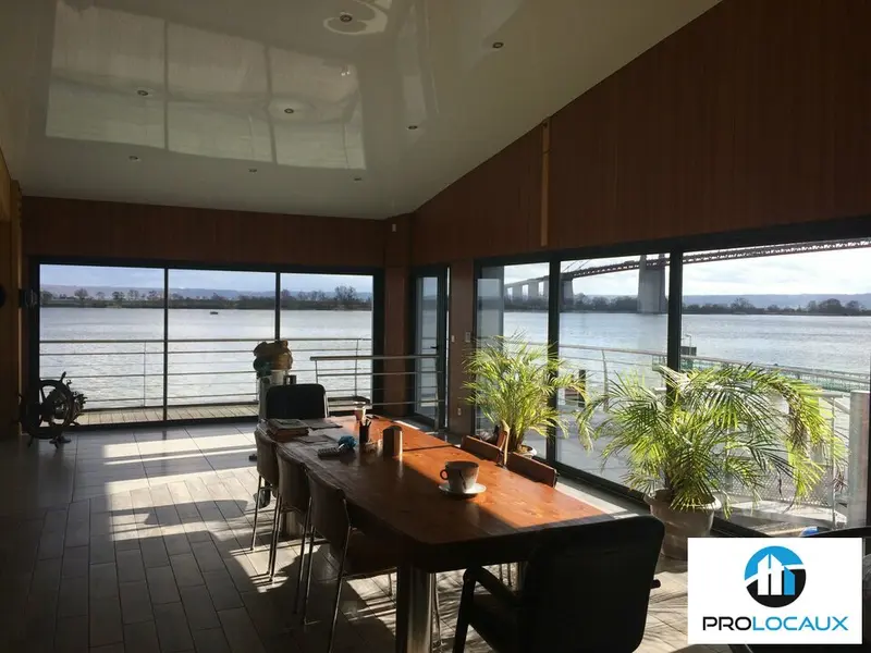 A vendre Bureaux 1200m² Tancarville