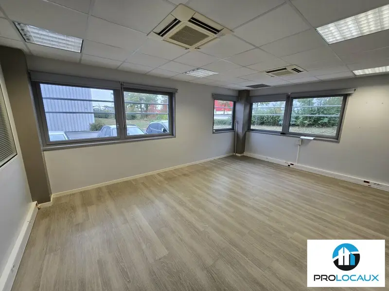 A louer Bureaux 105m² Boves