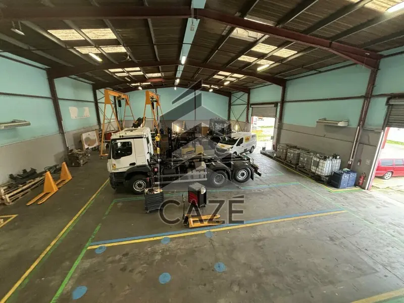 LOCAL D'ACTIVITE AVEC STOCKAGE EXTERIEUR