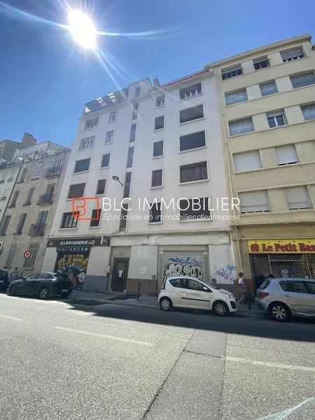 Local commercial 380 m2 à louer Avenue des Chartreux 13004 Marseille