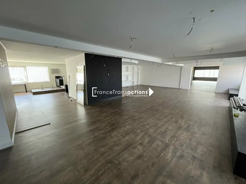 A LOUER LOCAL COMMERCIAL 420 m² PORTET-SUR-GARONNE