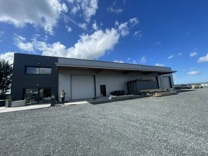 A vendre Argences, Immeuble d'activité/ bureaux d'environ 678 m².