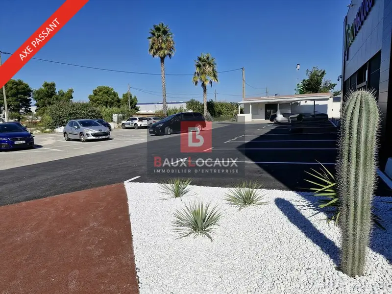 A LOUER LOCAL PROFESSIONEL DE 200 M2 MARIGNANE AXE TRES PASSANT