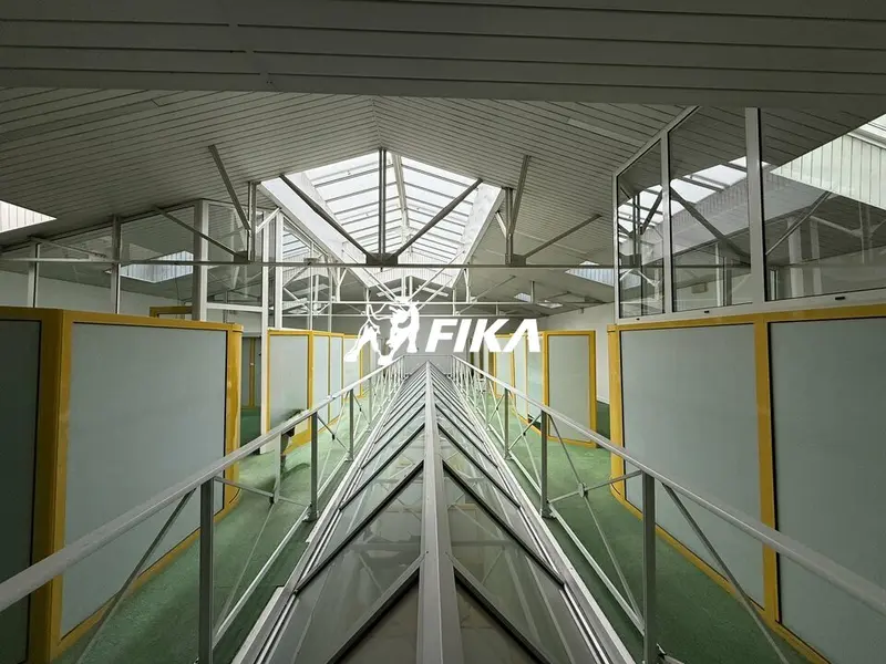 BUREAUX - A LOUER - 185 m² - (33000) - BORDEAUX