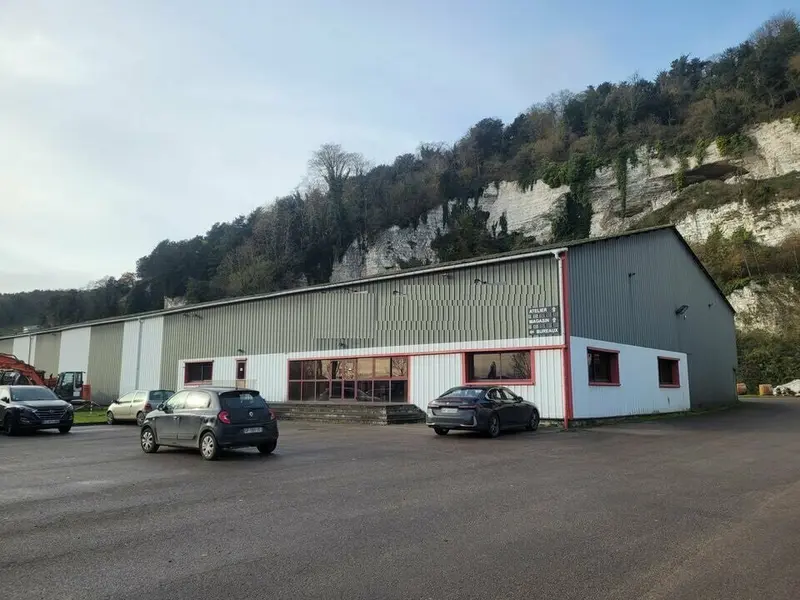 A vendre Locaux d'activité 2520m² Canteleu