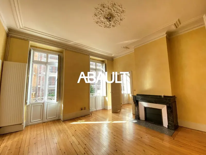 A LOUER BUREAUX 180 M² RUE BAYARD