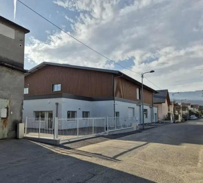 Local d'activité neuf  485 m²  Zone de Bissy, Chambéry