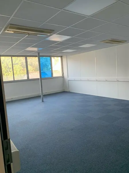 Bureaux à louer  Parc Rivière, Bordeaux - 156 m² divisibles