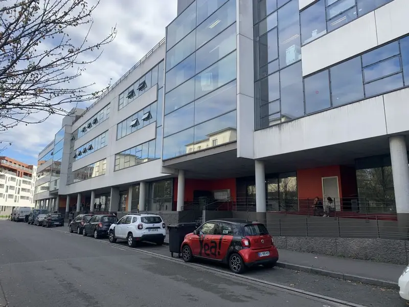 Bureau à louer - (33100) - 594 m² - 8 917 €/mois