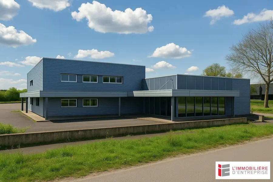 LOCATION  BÂTIMENT D'ACTIVITÉS  850 M²  VITRÉ