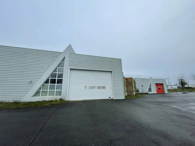 A VENDRE - LOCAL ACTIVITE - QUESTEMBERT