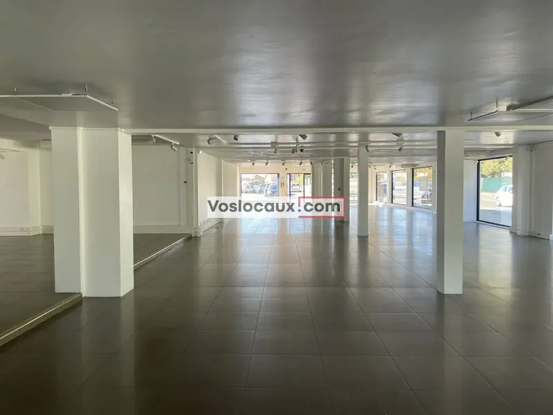 A louer Local commercial  550m² Antibes