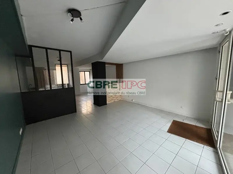 LOCATION - REF : 8126FL