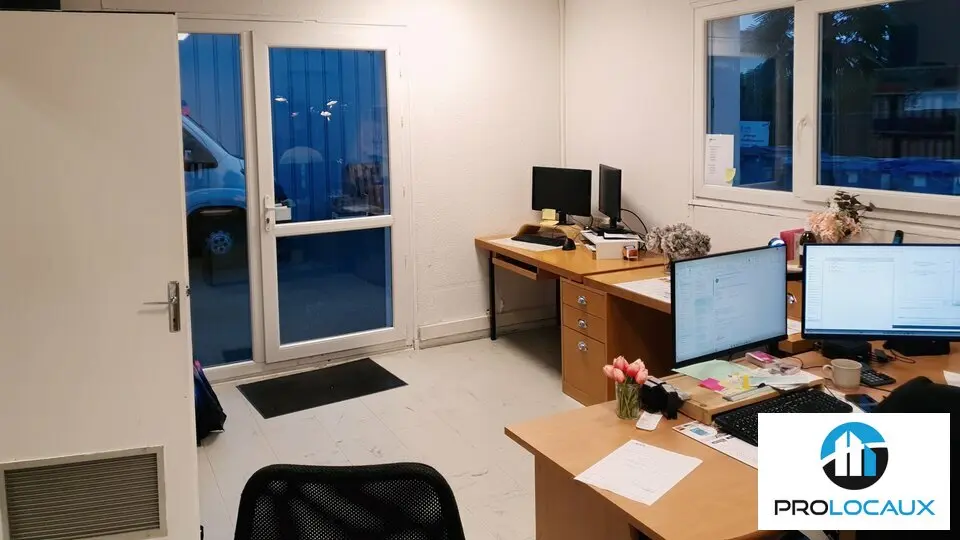 A louer Locaux d'activité 123m² Gières