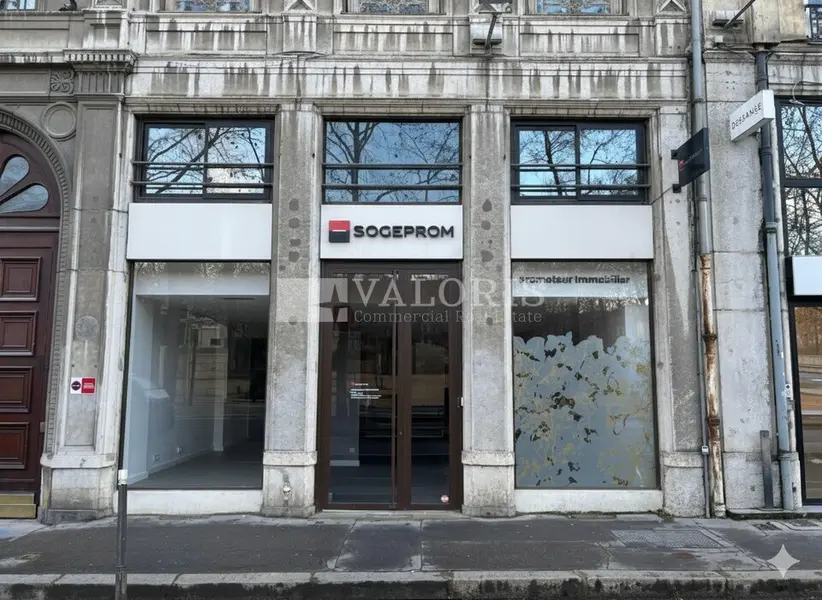 A louer Local commercial  199.52m² Lyon 06
