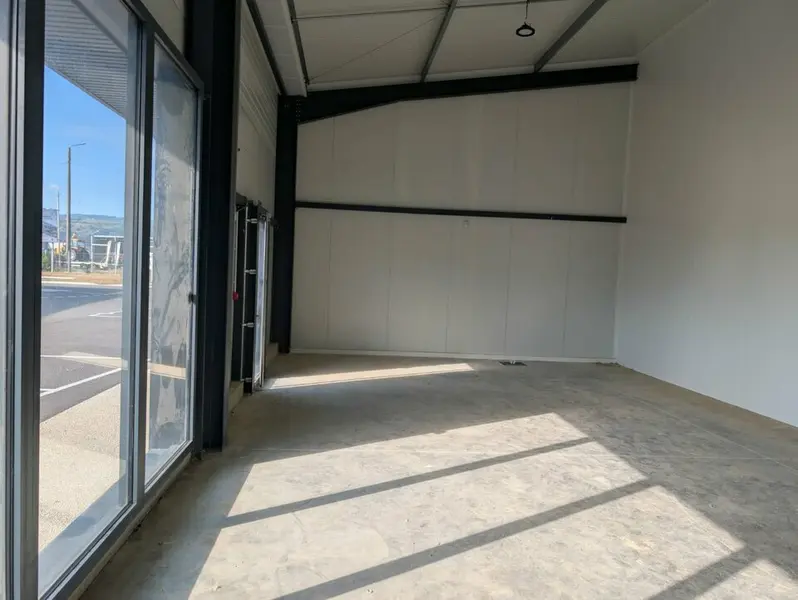 Local commercial neuf