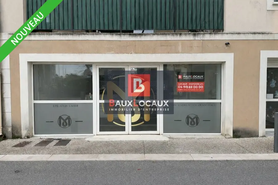 À vendre  Local commercial à Montfavet de 71m²