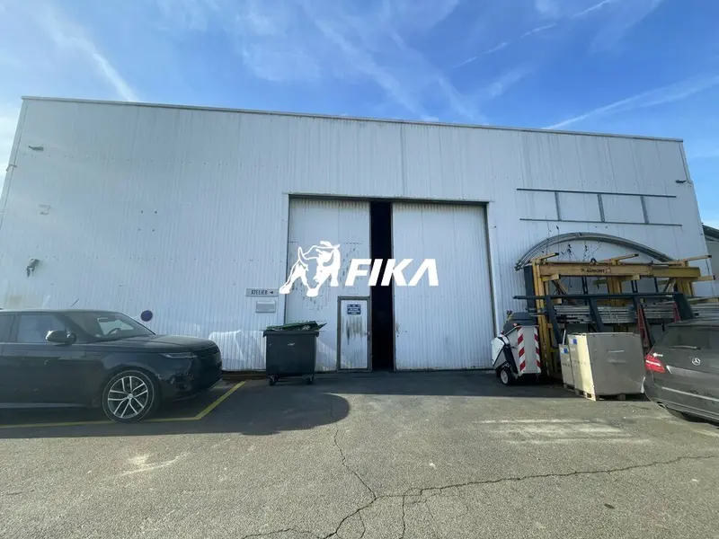 A LOUER LOCAL D'ACTIVITE - 725 m² - (31100) TOULOUSE