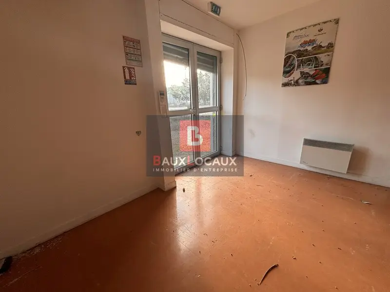 A vendre Locaux d'activité 698m² Châteaurenard