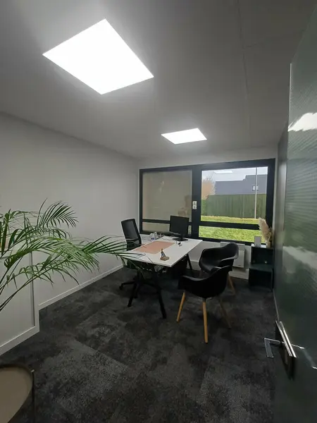 A louer Bureaux 140.5m² Saint-Contest