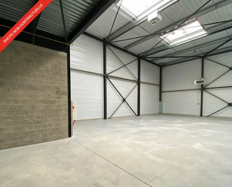 A vendre Locaux d'activité 1268m² Persan