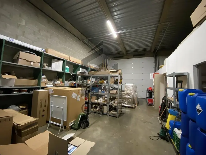 CELLULE A VENDRE PROCHE SORTIE 9