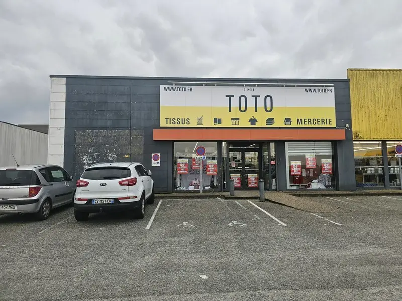 A LOUER / LOCAL COMMERCIAL / BARENTIN 