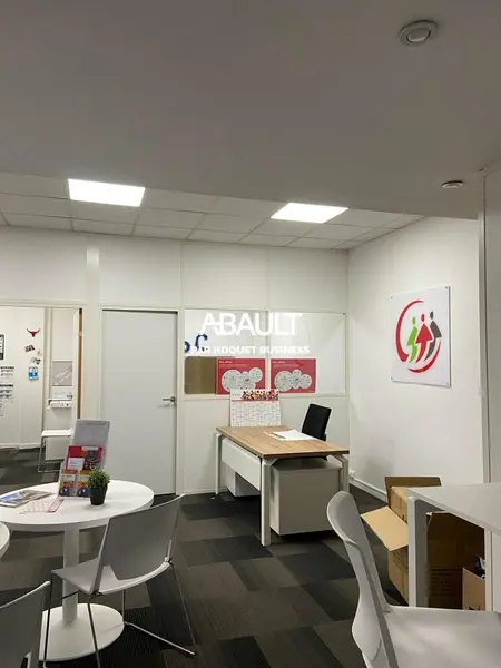 A LOUER LOCAL COMMERCIAL D'ENVIRON 115 M² BOULEVARD DE SUISSE