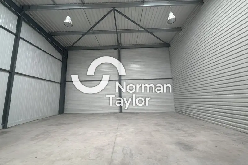 A louer Locaux d'activité 296m² Vendargues