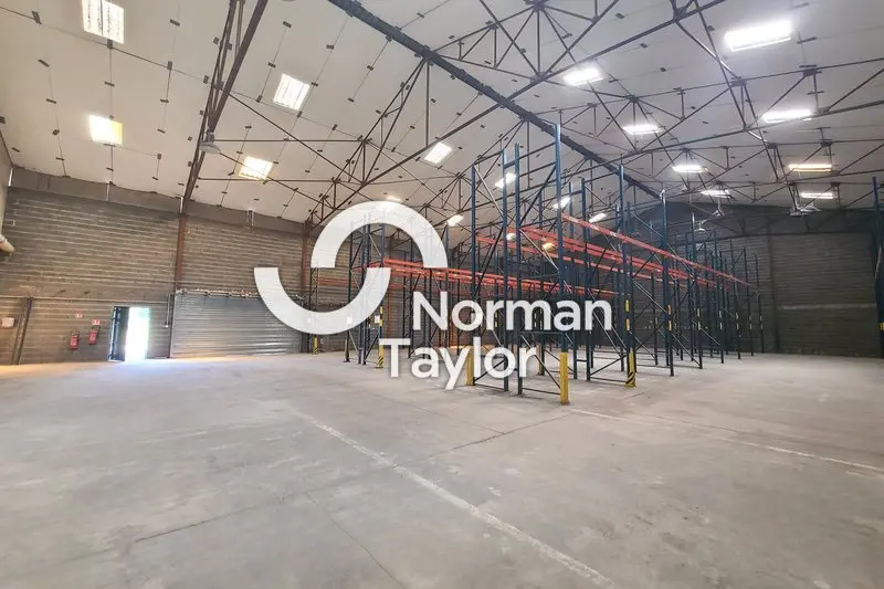 Local d'activité de 750 m² à louer  Béziers