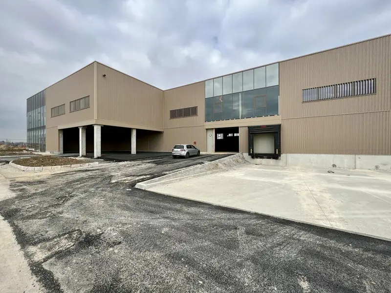 Entrepôt / Activité à vendre - Tremblay-En-France (93290) - 3537 m²
