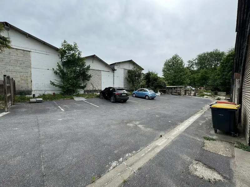 A vendre Locaux d'activité 338m² Presles