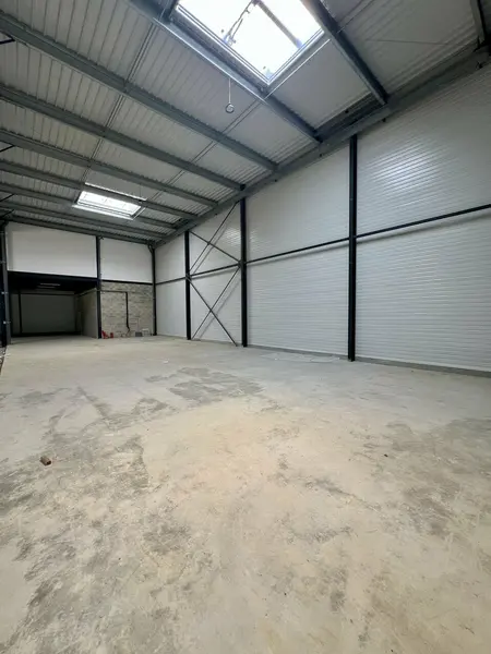 Entrepôt / Activité à louer - Chennevières-Lès-Louvres (95380) - 430 m² - 4 7...