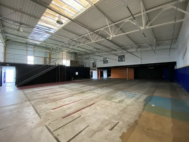 Local Commercial à louer - Pessac (33600) - 1196 m² - 8 500 €/mois