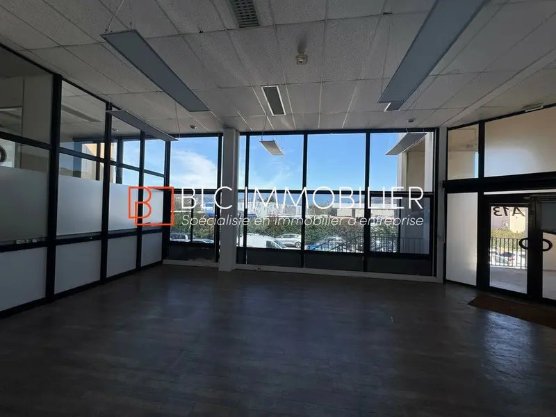 BUREAUX 425 m² A LOUER 13420 GEMENOS