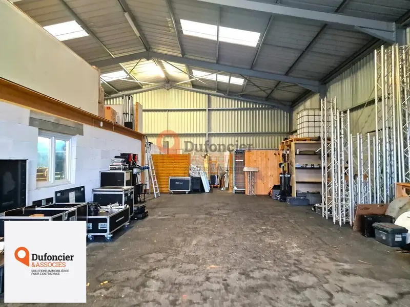 A louer Locaux d'activité 300m² Poitiers