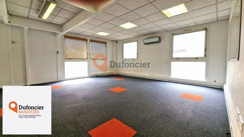 IMEUBLE DE BUREAUX A VENDRE AU FUTUROSCOPE - POITIERS NORD 450M²