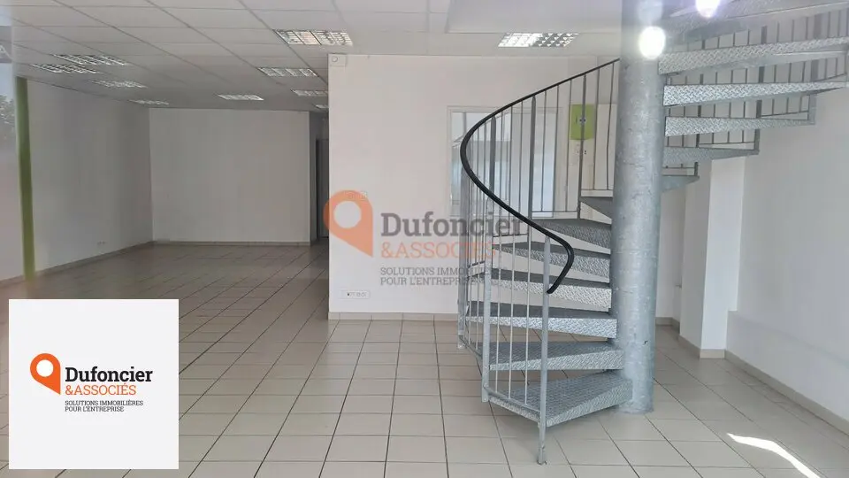 A louer Local commercial  160m² Antran