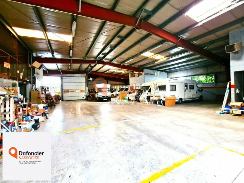 IMMOBILIER D'ENTREPRISE : BÂTIMENT MIXTE 950M² AVEC TERRAIN 6194M²