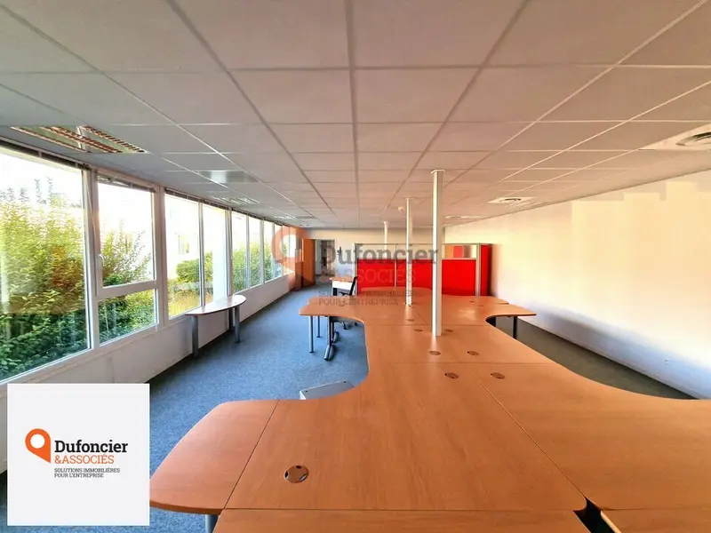 Bureau à vendre - Poitiers (86000) - 999 m²