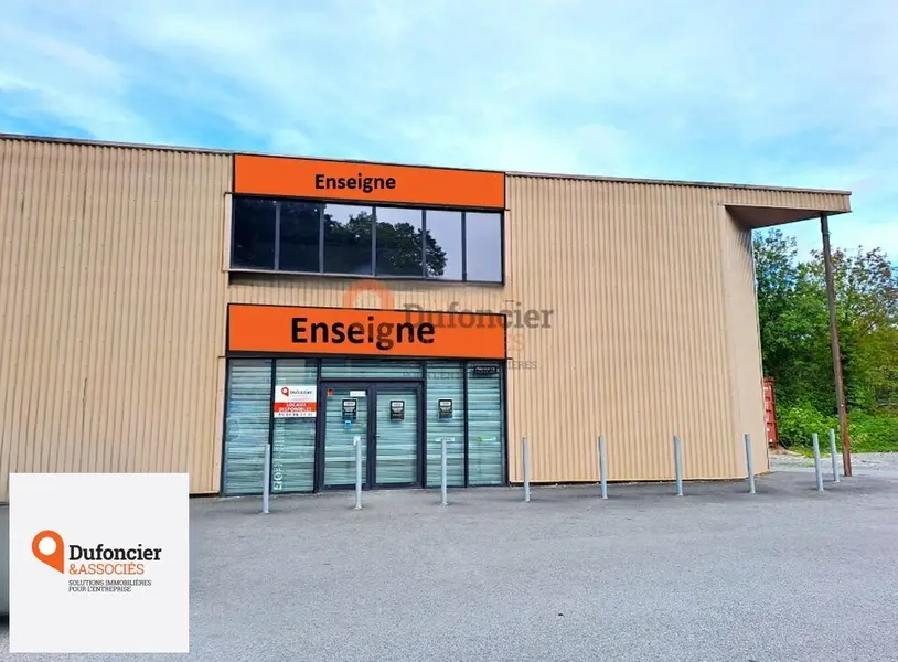Local Commercial à louer - Poitiers (86000) - 330 m² - 3 406 €/mois