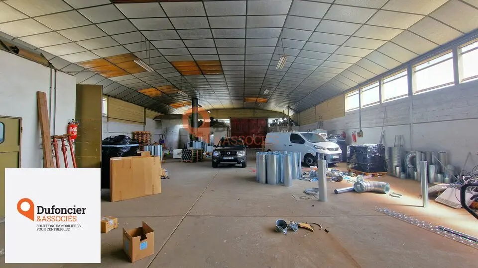 LOCAUX D'ACTIVITÉ DE 480M² À LOUER À POITIERS SUD