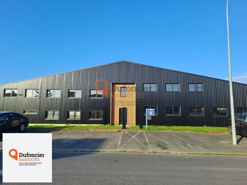 A vendre Entrepôt 3000m² Antran