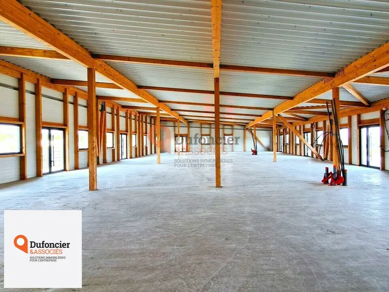 Bureau à louer - Poitiers (86000) - 389 m² - 4 538 €/mois