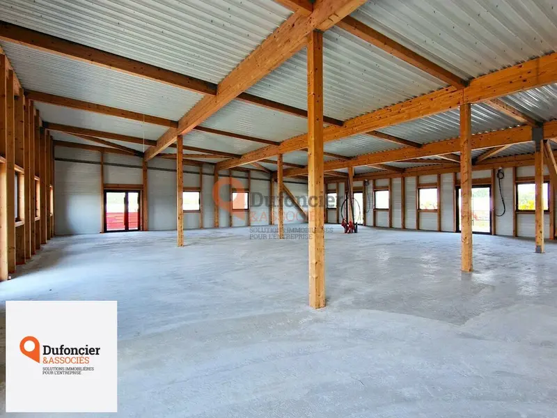 Bureau à louer - Poitiers (86000) - 522 m² - 6 090 €/mois