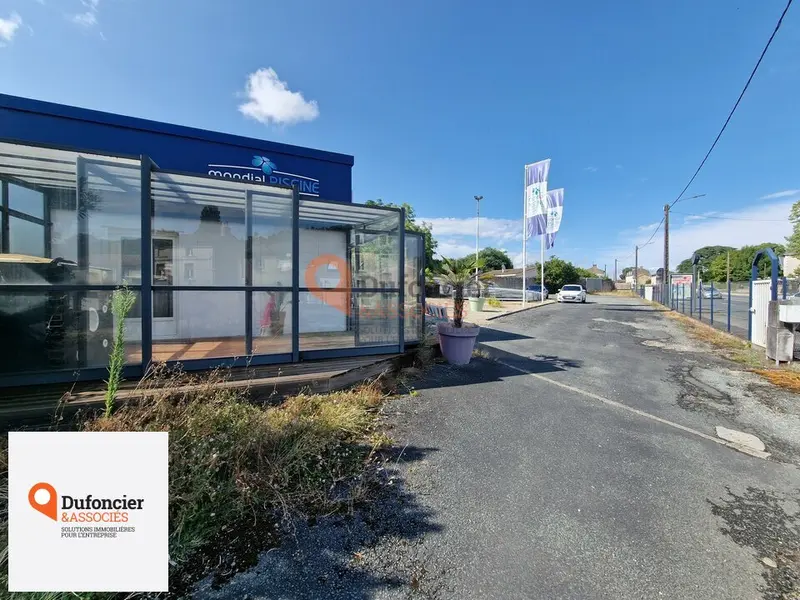 Local Commercial à louer - Chasseneuil-Du-Poitou (86360) - 62 m² - 3 000 €/mois